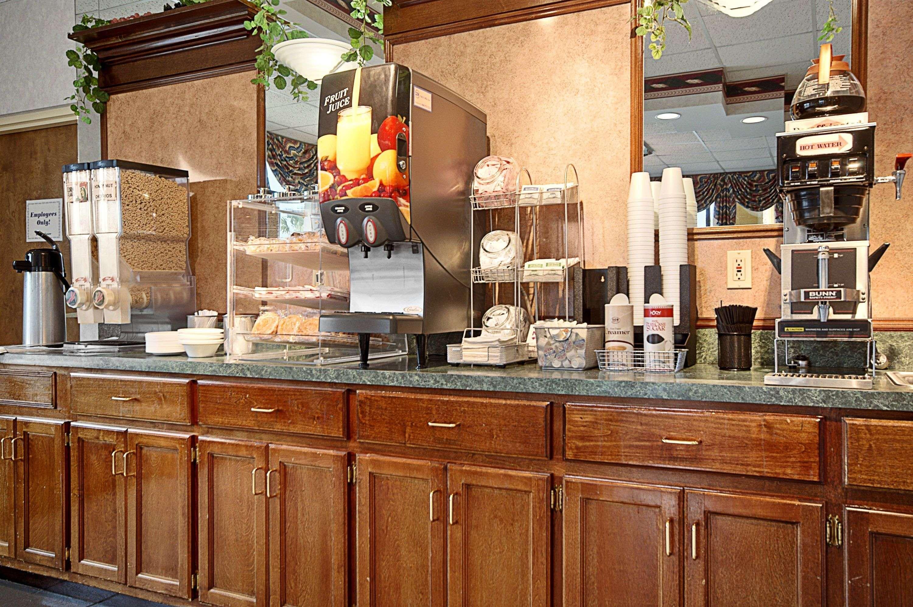 Super 8 By Wyndham Mobile/Tillmans Corner Extérieur photo