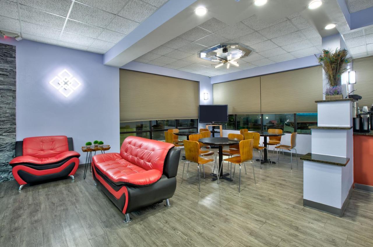Super 8 By Wyndham Mobile/Tillmans Corner Extérieur photo