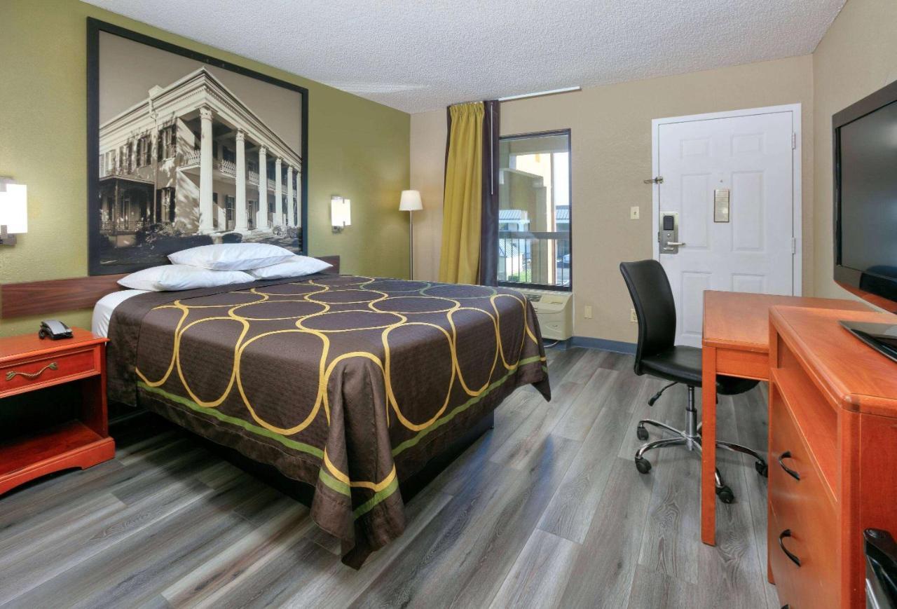 Super 8 By Wyndham Mobile/Tillmans Corner Extérieur photo