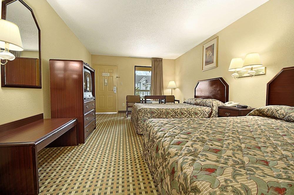 Super 8 By Wyndham Mobile/Tillmans Corner Extérieur photo